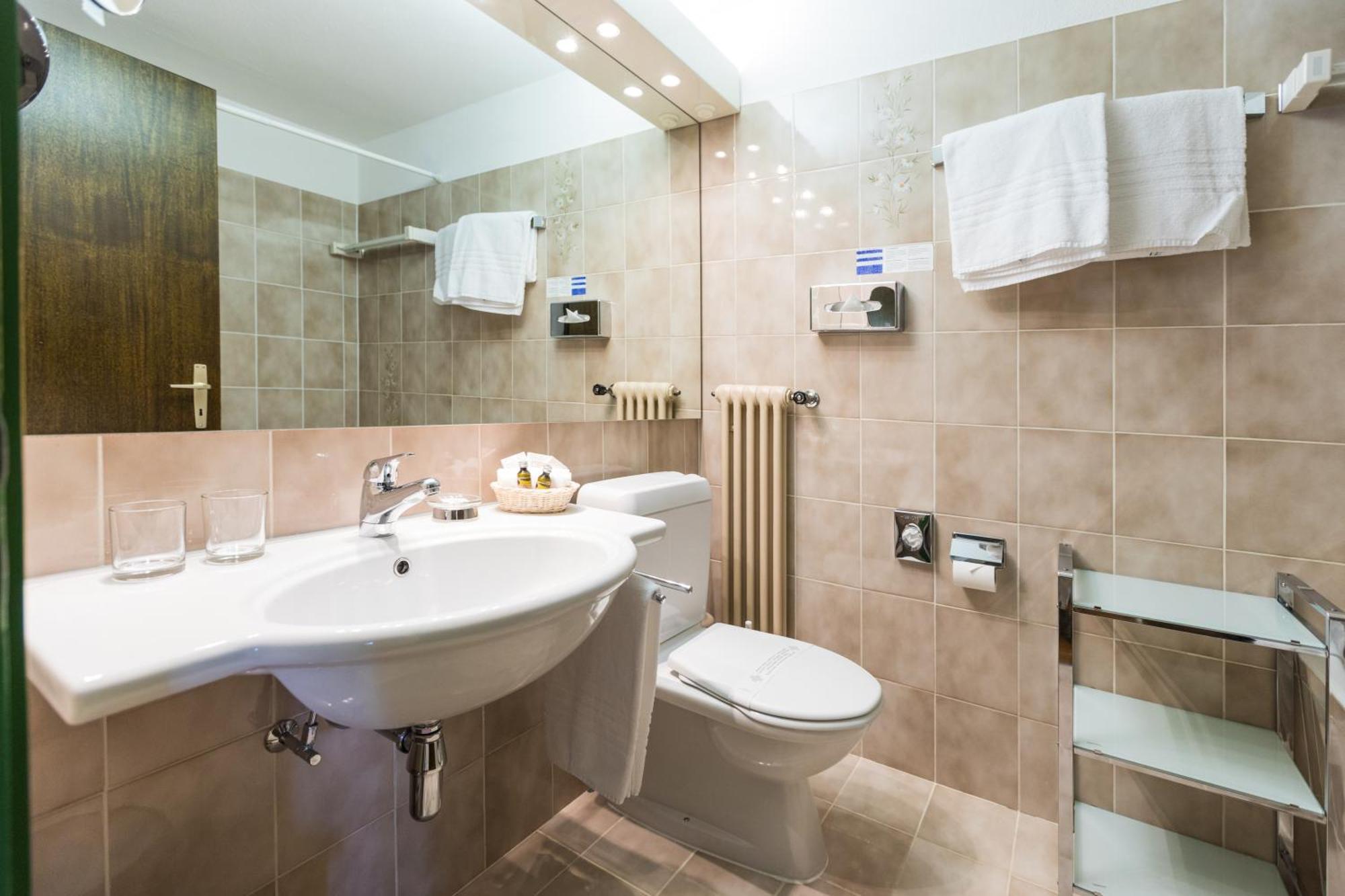 Hotel & Spa Cacciatori Cademario Phòng bức ảnh